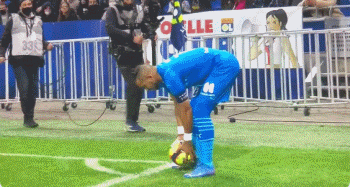 霍伊伦本赛季10场联赛制造5球，上赛季32场英超仅制造4球